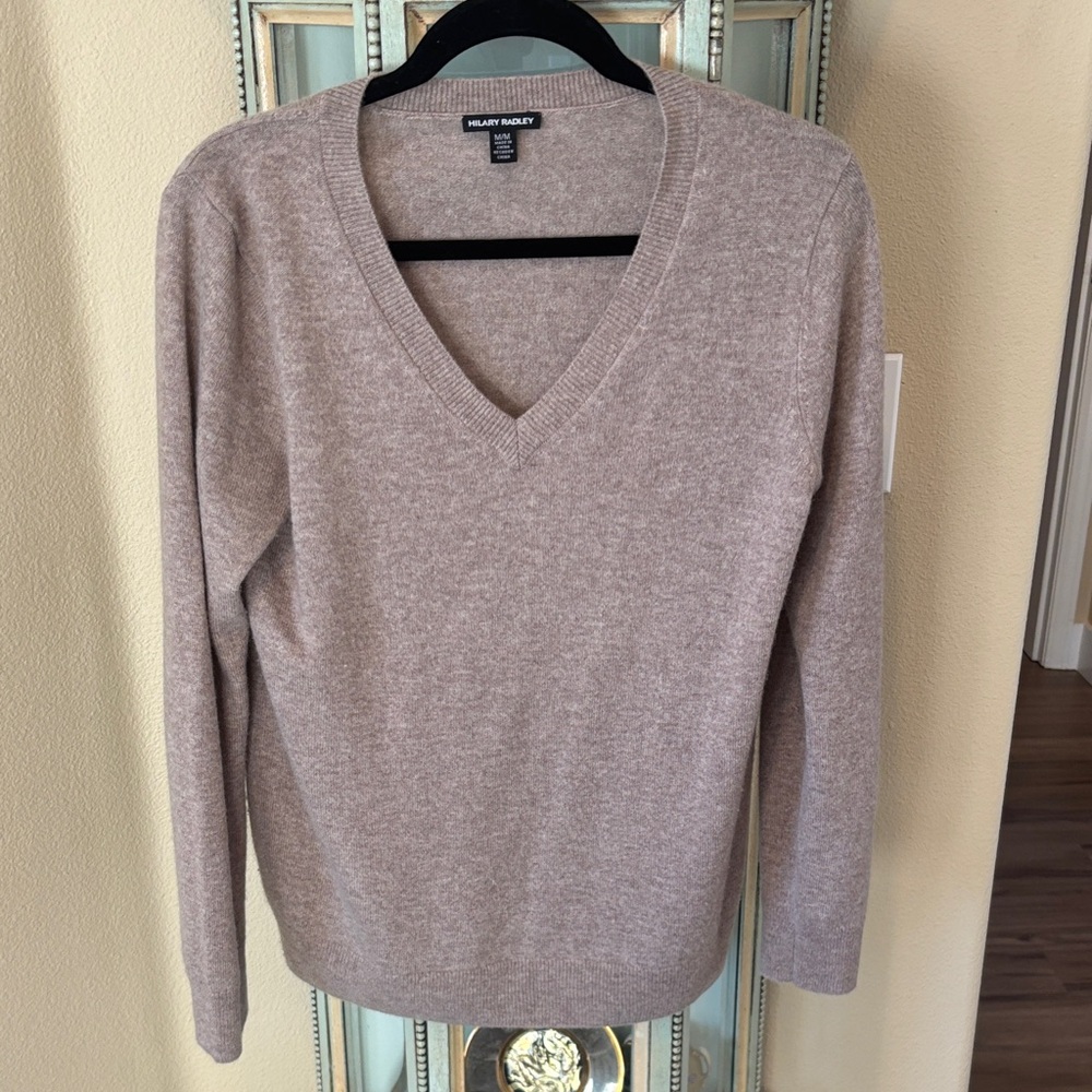 Women's cashmere V-Neck Sweater